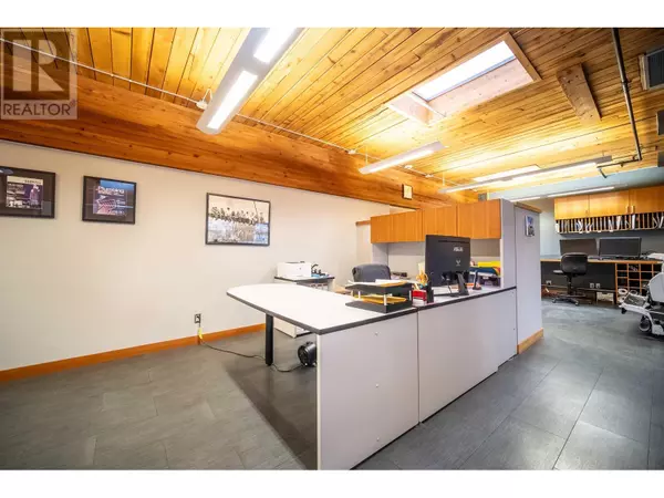Burnaby, BC V5C3W9,3905 2ND AVENUE