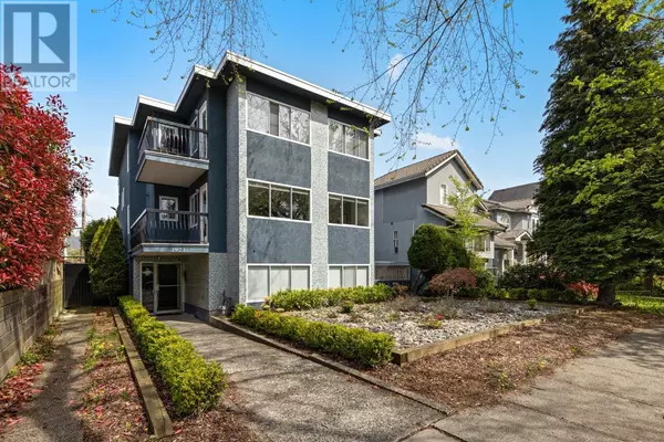 1923 PARKER STREET, Vancouver, BC V5L2L2