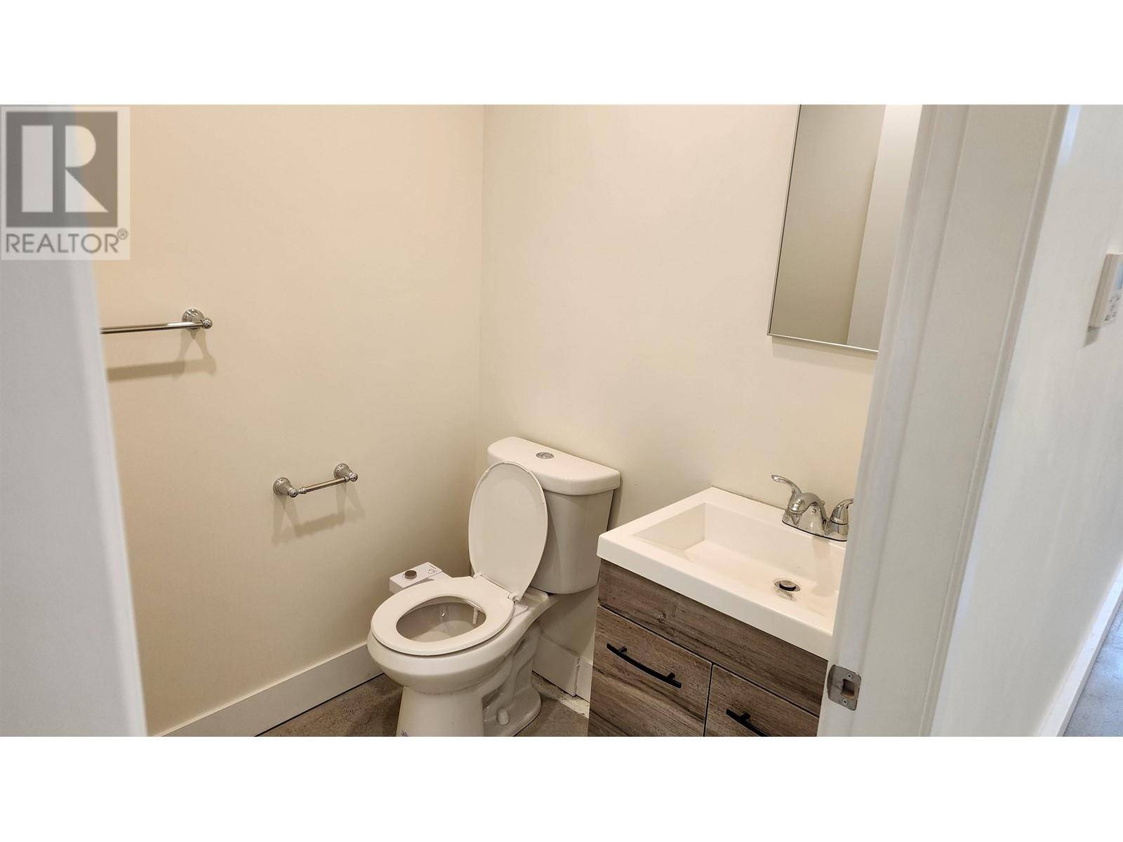 North Vancouver, BC V7H0A2,2455 DOLLARTON HWY #204N