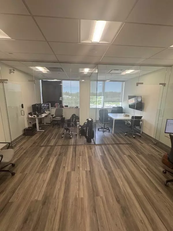 9639 137A ST #709, Surrey, BC V3T0M1