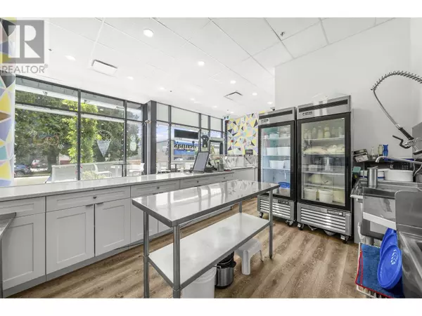 North Vancouver, BC V7J2L3,467 MOUNTAIN HWY #106