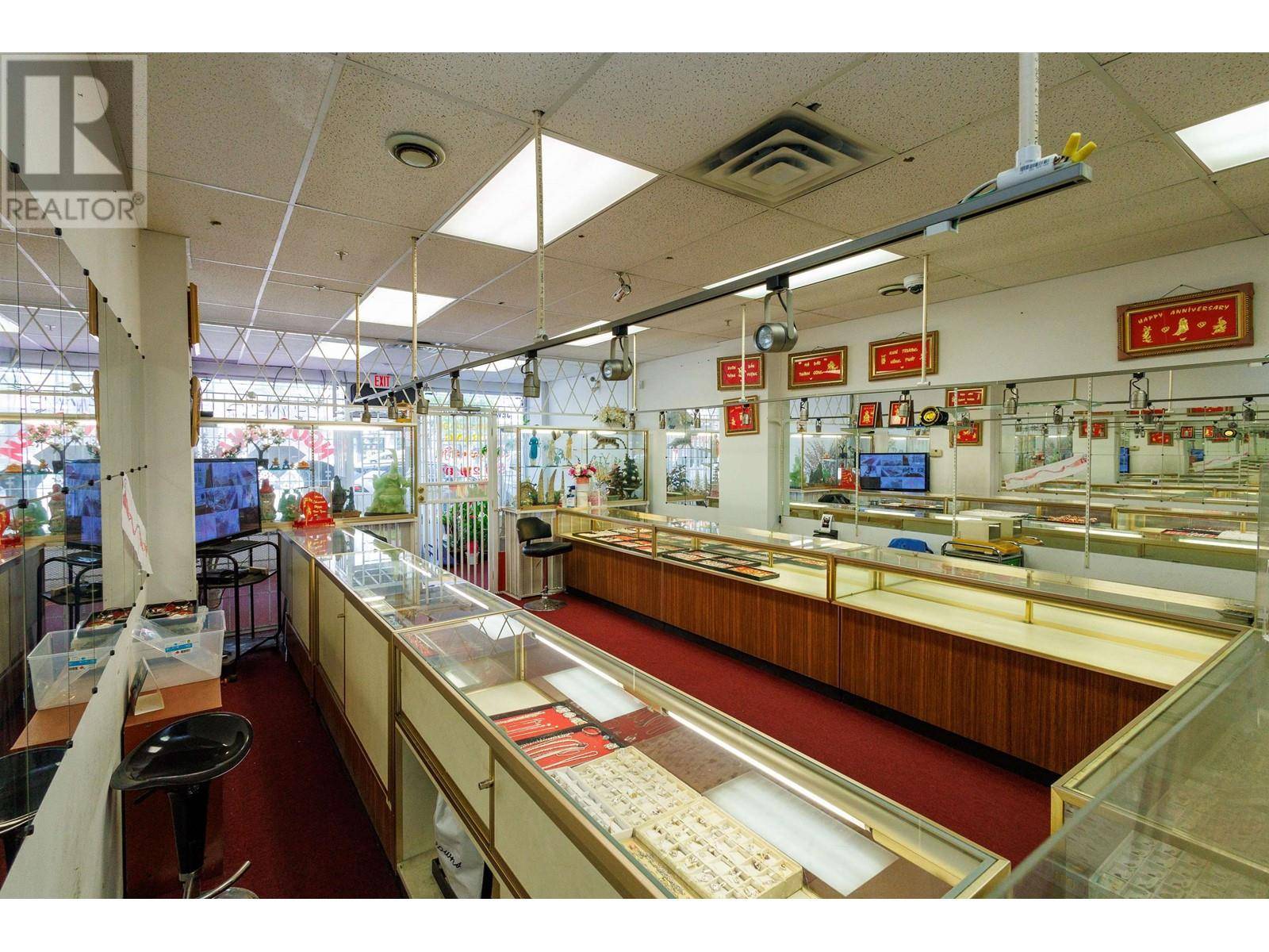 Vancouver, BC V5N2T7,2248 KINGSWAY