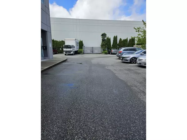 Surrey, BC V3W2V7,13049 76 #109