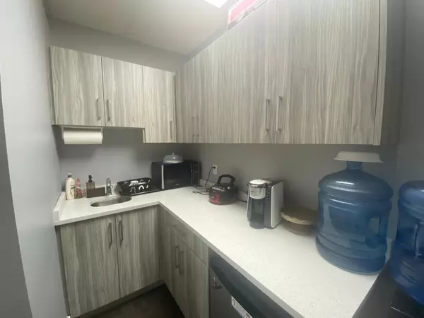 Surrey, BC V3W7S2,8434 120 #204B