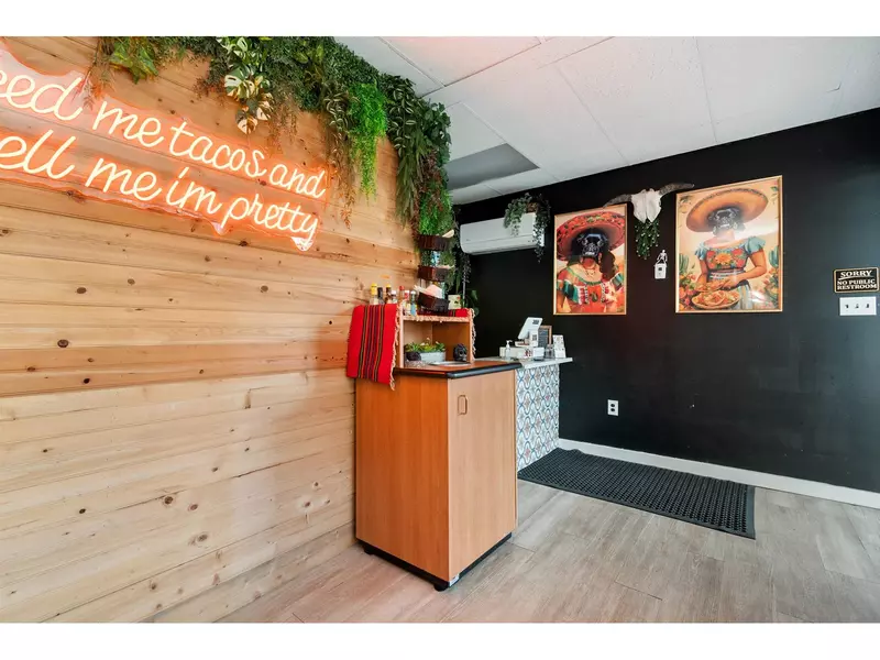 591 WALLACE ST #B, Hope, BC V0X1L4