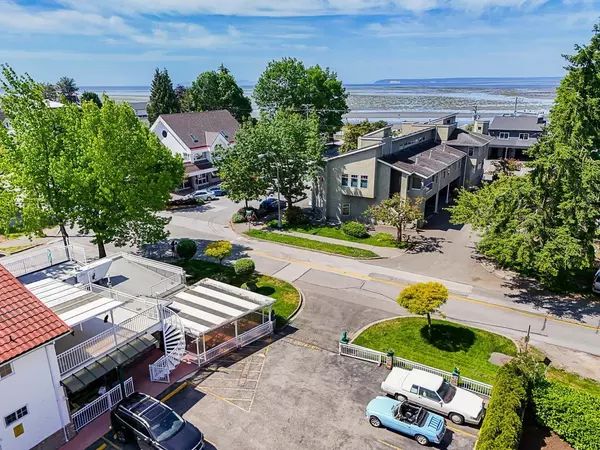 Surrey, BC V4A3A2,12211 BEECHER STREET