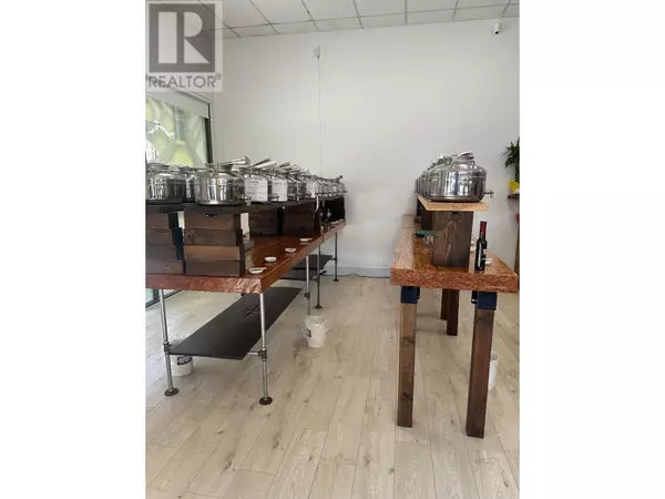 North Vancouver, BC V7P1R7,942A W 16TH STREET