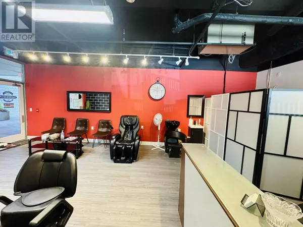 West Vancouver, BC V7W2G9,6388 BAY ST #101