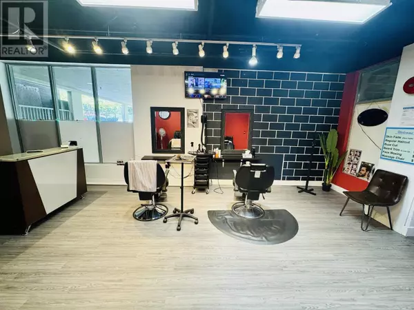 West Vancouver, BC V7W2G9,6388 BAY ST #101