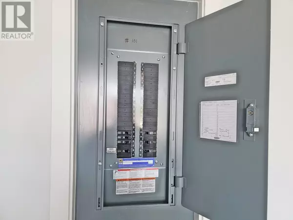 Burnaby, BC V5B1R2,5535 HASTINGS ST #101