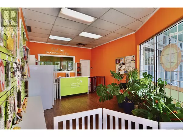 Burnaby, BC V3N4M8,4563 NORTH ROAD