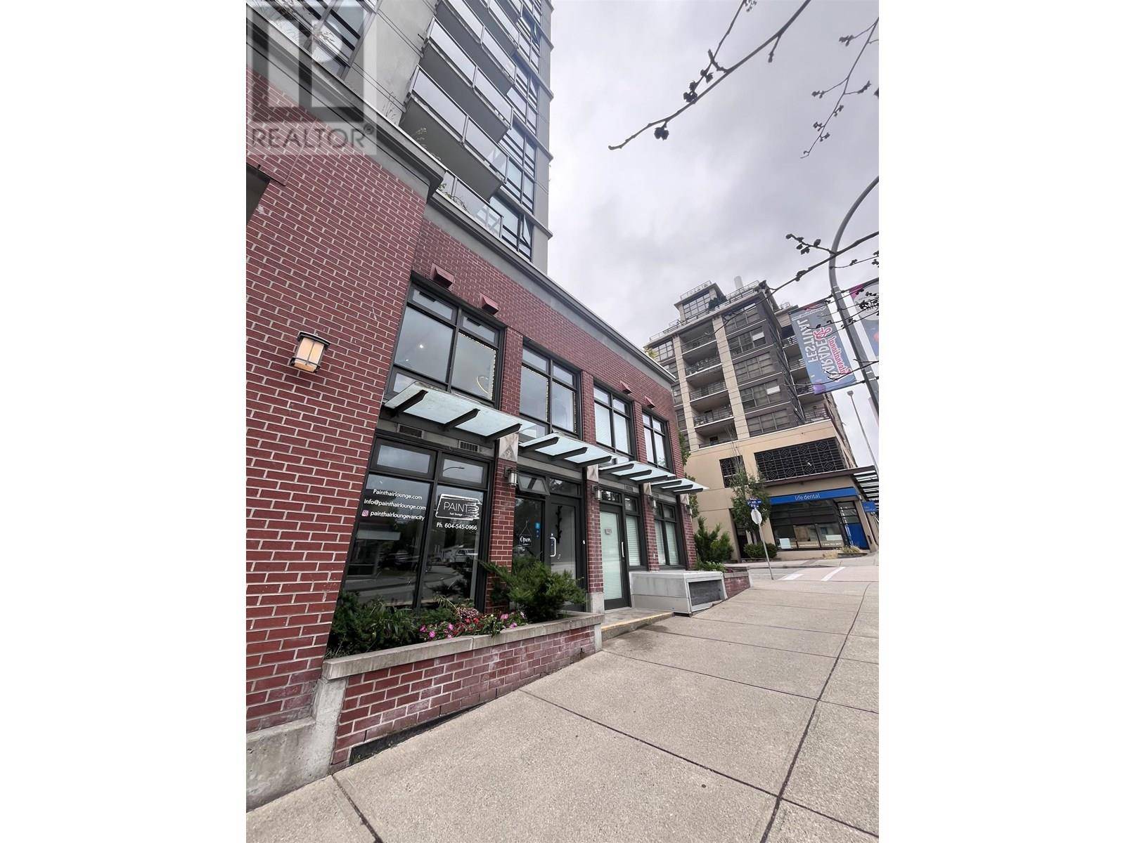 New Westminster, BC V3L0G6,258 6TH ST #106