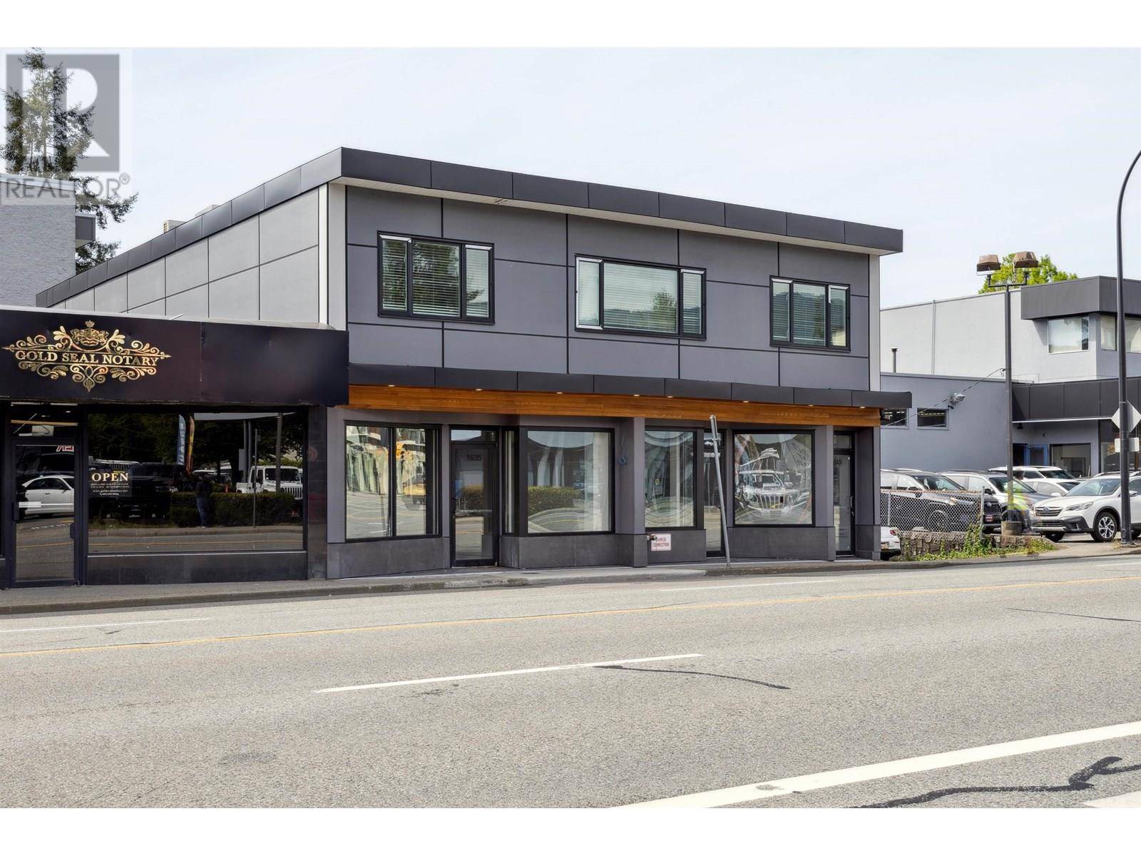 1635 MARINE DRIVE, North Vancouver, BC V7P1V1
