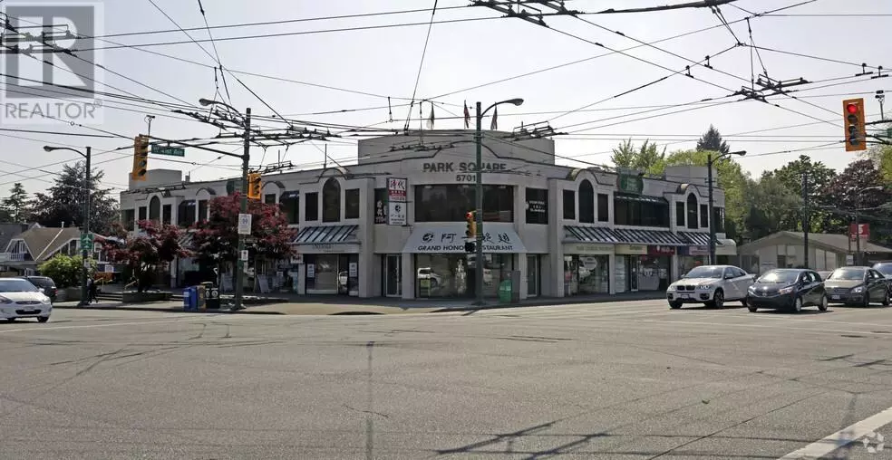 Vancouver, BC V6M4J7,5701 GRANVILLE ST #228