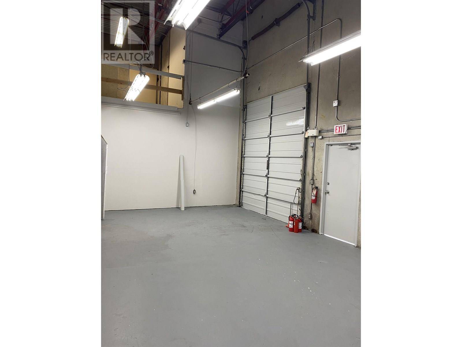 Burnaby, BC V5C6P8,3989 HENNING DR #116
