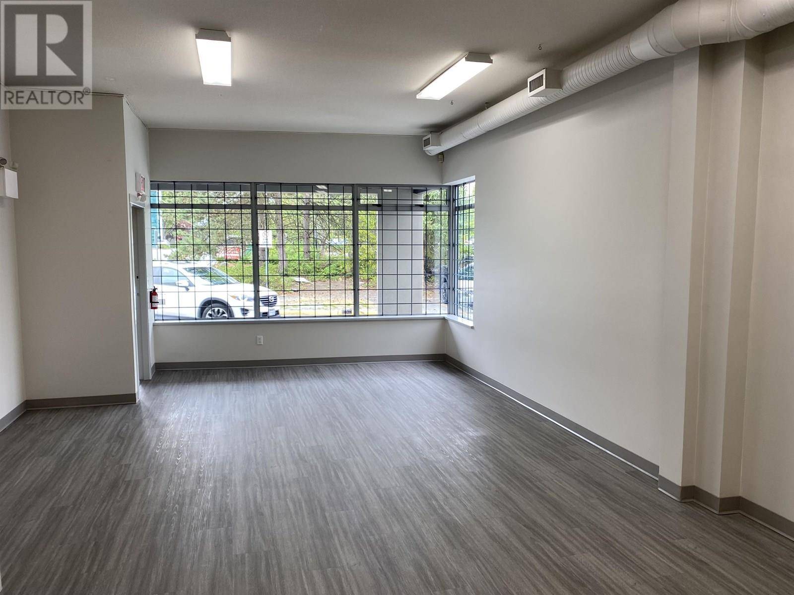 Burnaby, BC V5C6P8,3989 HENNING DR #116