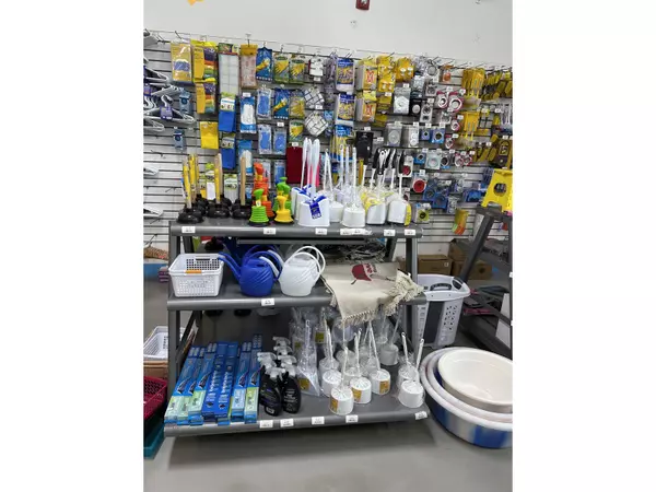 Surrey, BC V3W1Z1,14320 64 AVE #101