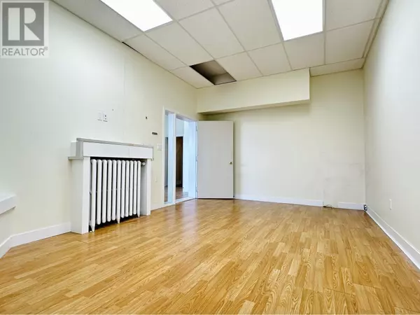 Vancouver, BC V5N2R9,1590 KINGSWAY STREET