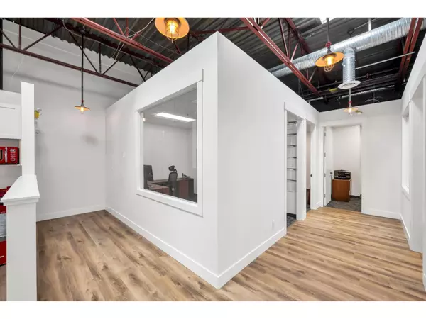 Surrey, BC V3S5N4,17750 65A AVE #303