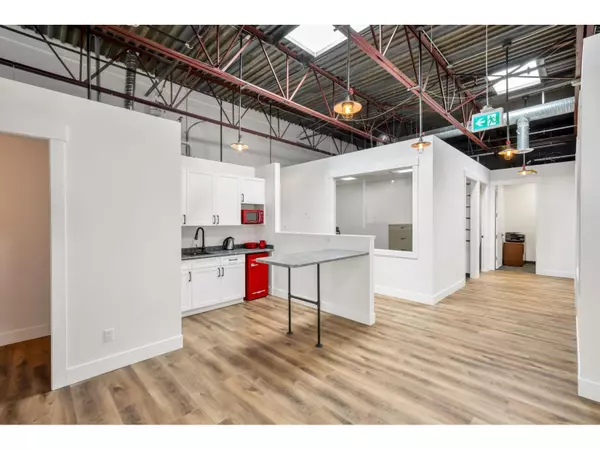 Surrey, BC V3S5N4,17750 65A AVE #303