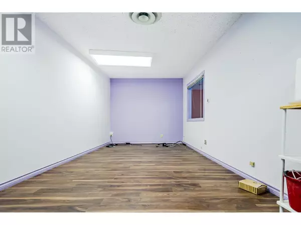 Burnaby, BC V5H2C3,4725 KINGSWAY
