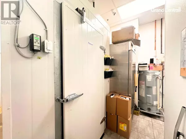 Coquitlam, BC V3B5R5,2929 BARNET HWY #2440