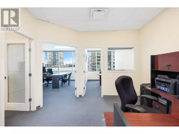 Burnaby, BC V5H4T9,4538 KINGSWAY #515