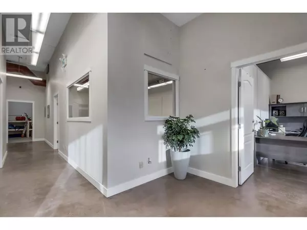 Prince George, BC V2L3H3,796 4TH AVENUE