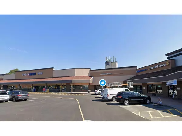 Surrey, BC V3S6K7,19559 FRASER HIGHWAY