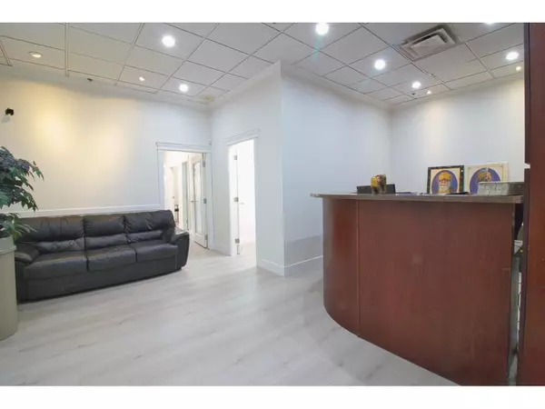 Surrey, BC V3W4G2,8334 128 ST #213