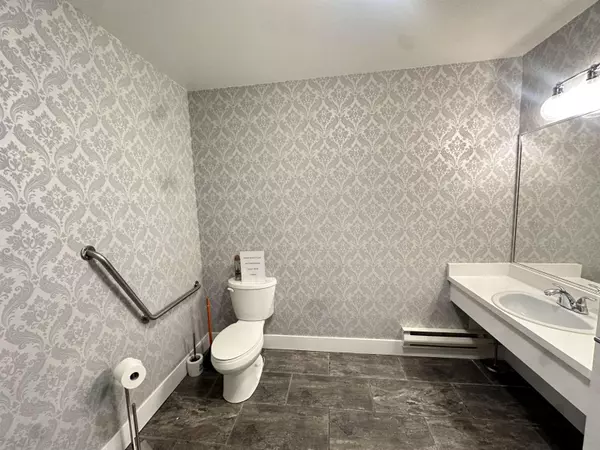 Mission, BC V2V1G6,33103 1 #208A