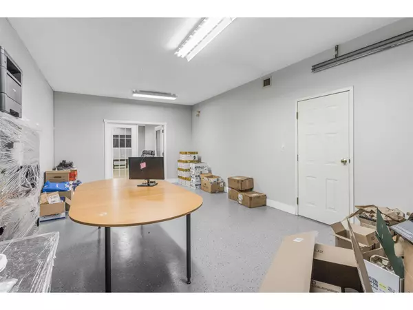 Surrey, BC V3S1X7,14770 64 AVE #211