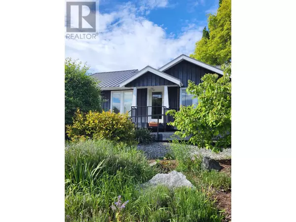 5762 COWRIE STREET, Sechelt, BC V7Z0K1