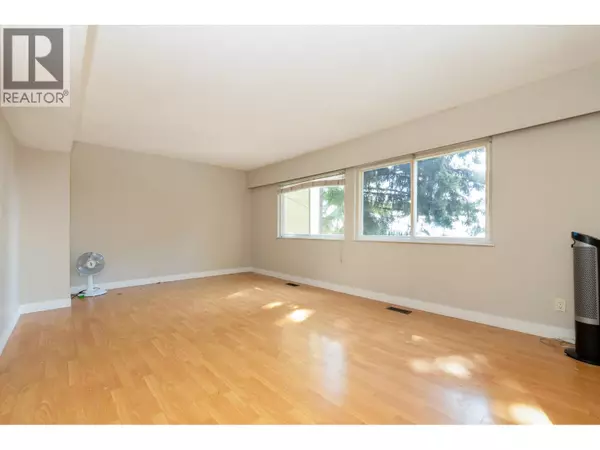 Coquitlam, BC V3K4V9,322 BEGIN ST #1-2, 4-7