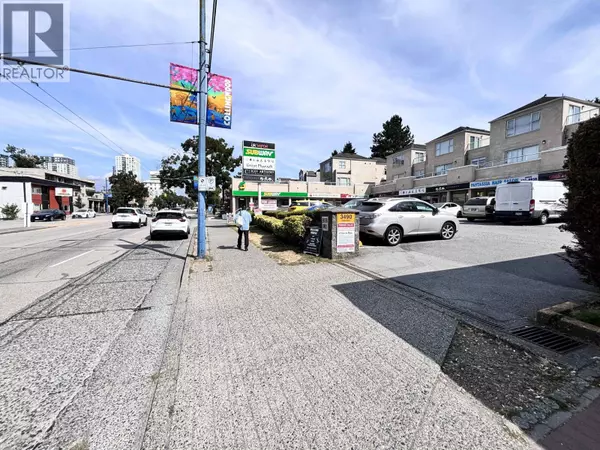 Vancouver, BC V5R5L7,3490 KINGSWAY #10