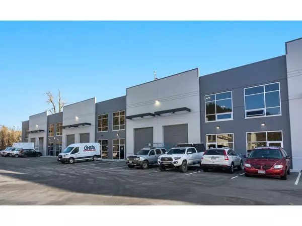 7990 LICKMAN RD #301, Chilliwack, BC V2R3Z9