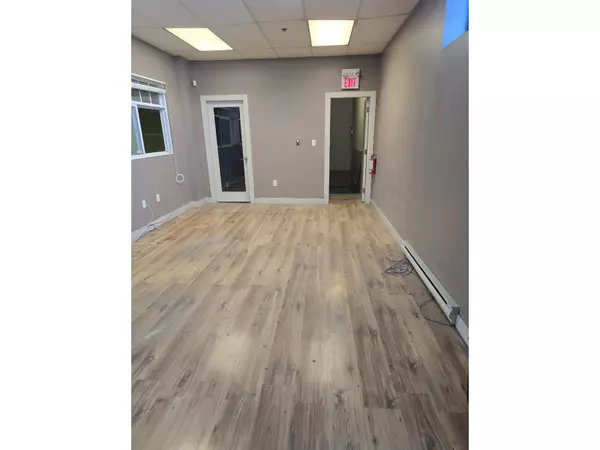 Surrey, BC V3W1B3,13015 84 AVE #2