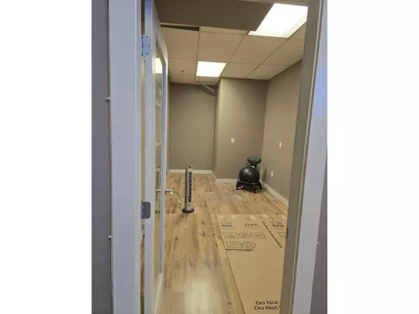 Surrey, BC V3W1B3,13015 84 AVE #2