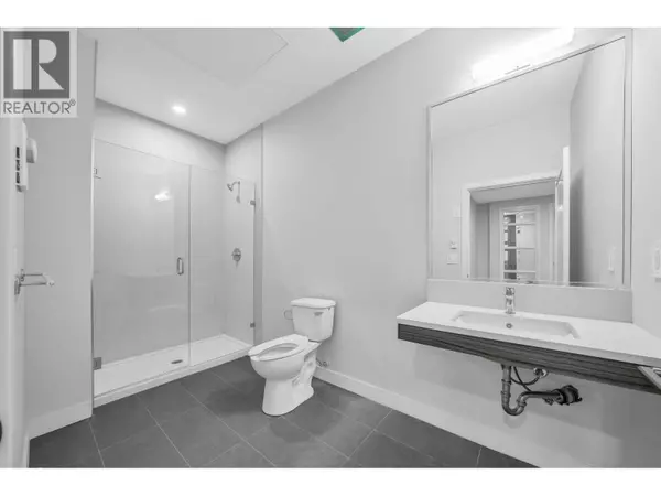 Burnaby, BC V5B1R2,395 ELLESMERE AVE #209