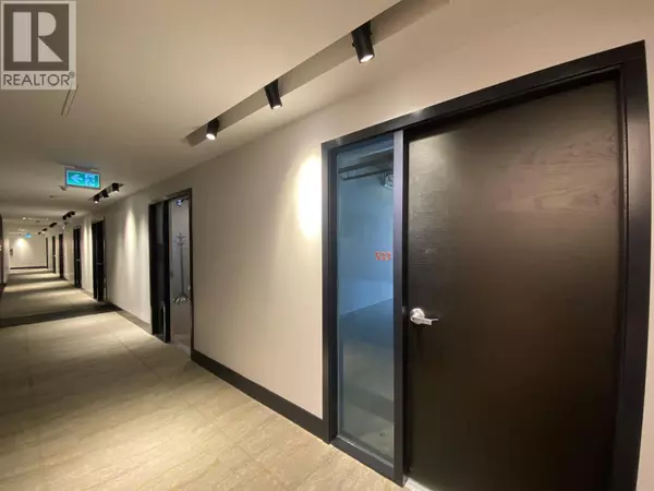 Burnaby, BC V5H0J2,6378 SILVER AVE #533