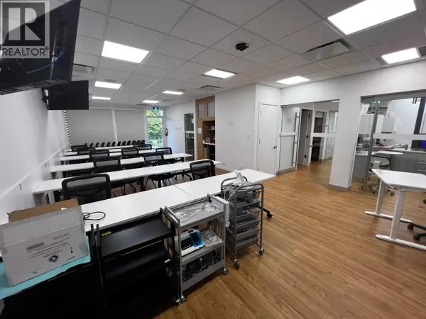 Coquitlam, BC V3C2A9,2227 MCALLISTER AVE #204