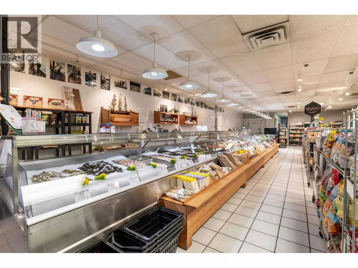 Ladner, BC V4K1W4,5229A LADNER TRUNK ROAD