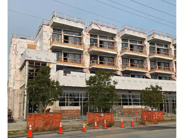 2233 156 ST #101, Surrey, BC V4A5A4