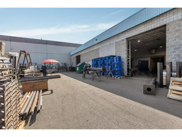 Abbotsford, BC V2T6H1,2296 TOWNLINE #6