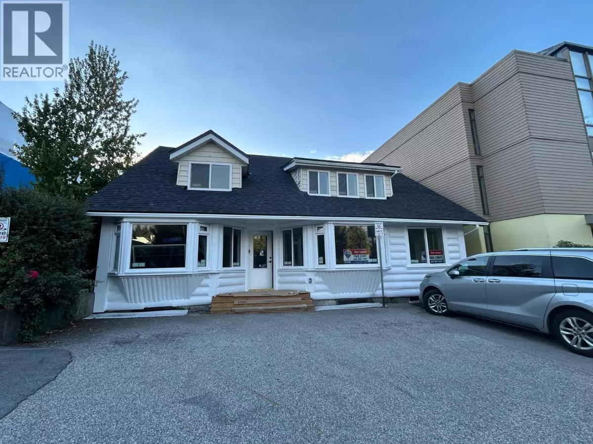 North Vancouver, BC V7G1V4,2211 PANORAMA DRIVE