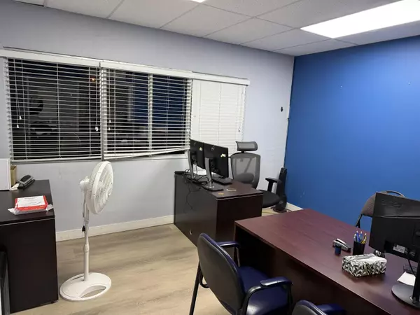 Surrey, BC V3W3E9,12414 82 AVE #U108