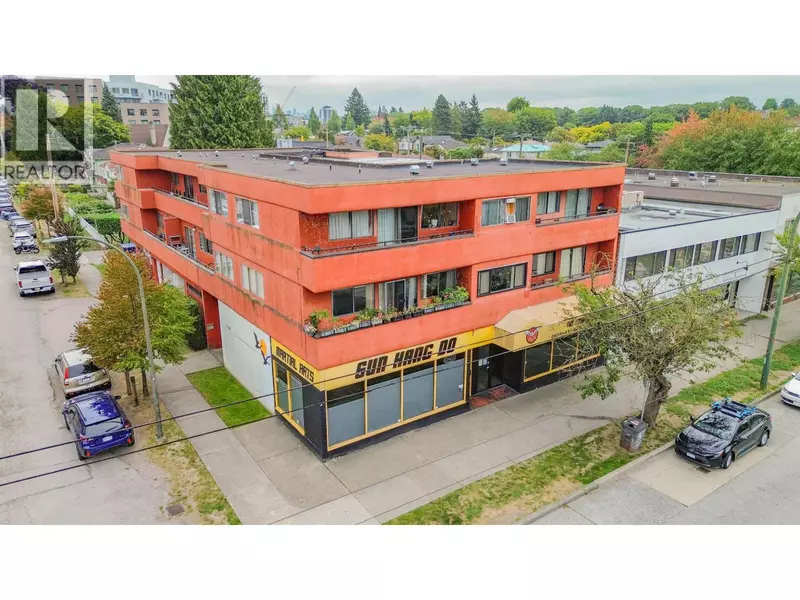 3302 FRASER STREET, Vancouver, BC V5V4C1