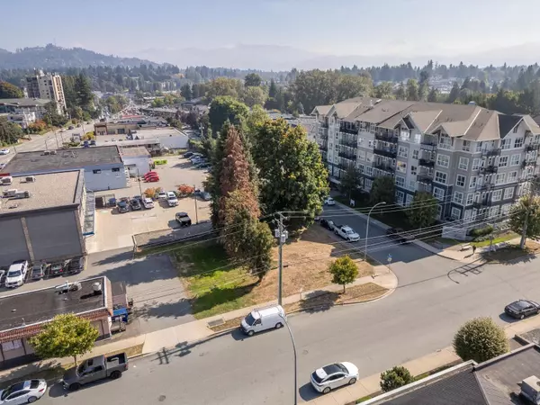 Abbotsford, BC V2S1Y7,2604 E BOURQUIN CRESCENT