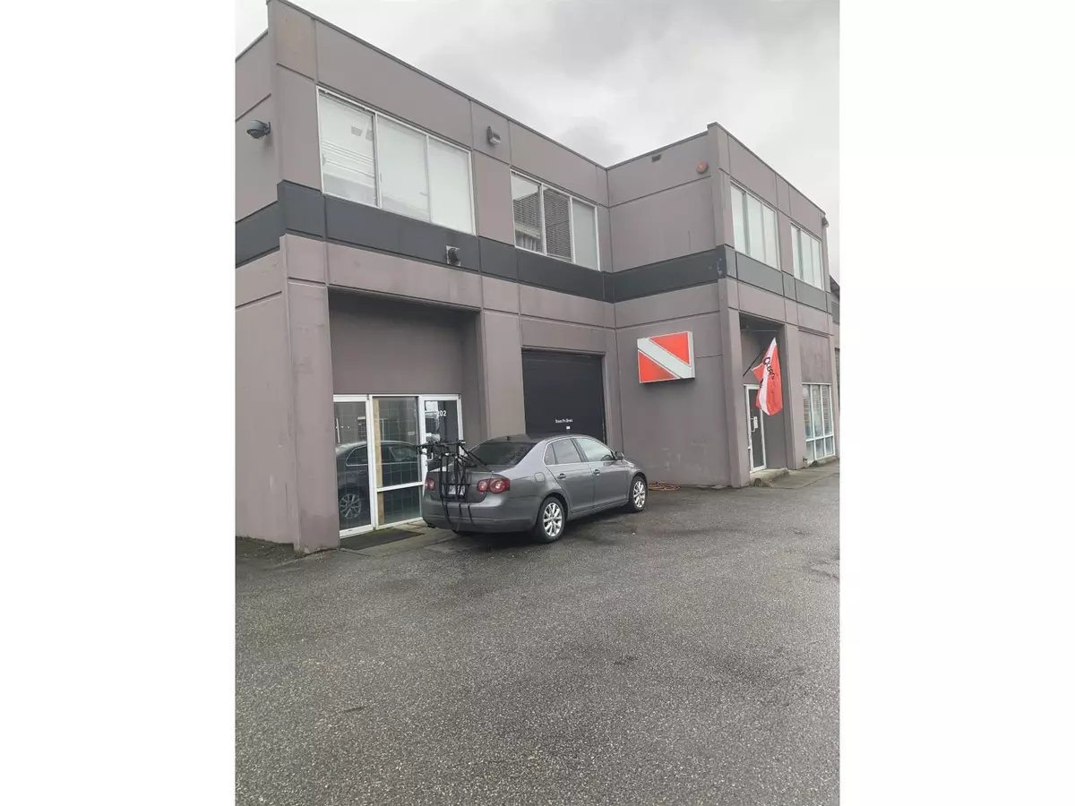 Surrey, BC V4N3M2,9706 188 ST #202-203