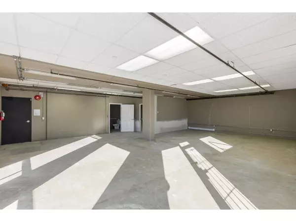 Abbotsford, BC V2T6W3,2480 MT LEHMAN RD #100